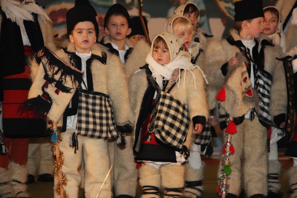 colindatori-copii-maramures